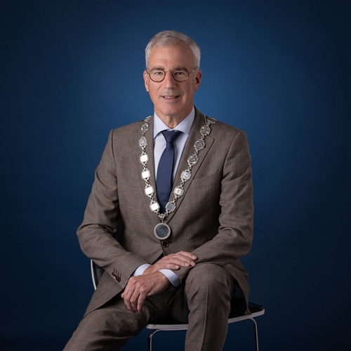 Heiliegers met ambstketting